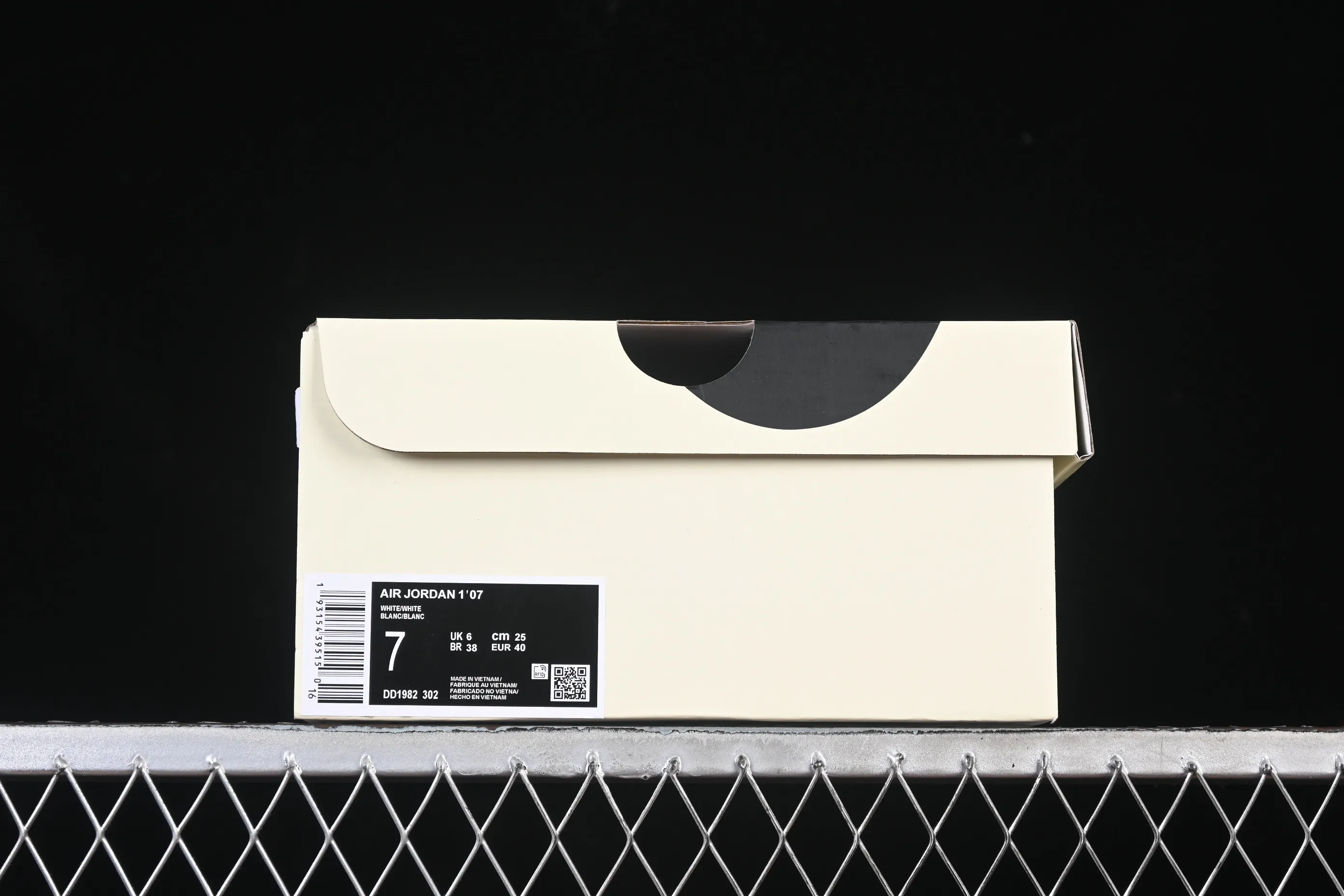 All categories Nk Air Force 1 Air Force series Nk Air Force 1 Low Air Force low-top Nike Air Force 1'07 Low LV co-branded beige and brown stitching Air Force 1 low-top casual sneakers DD1982-302